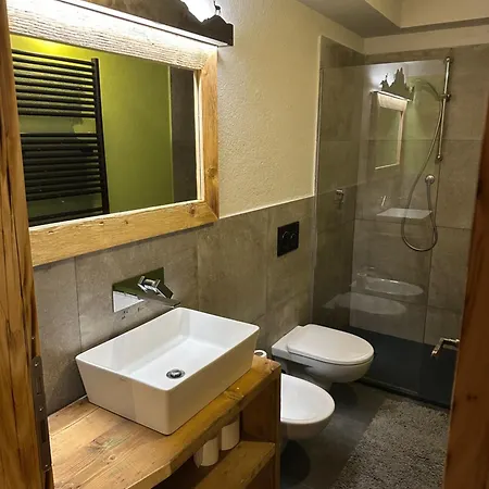 Pelmo Apartament *